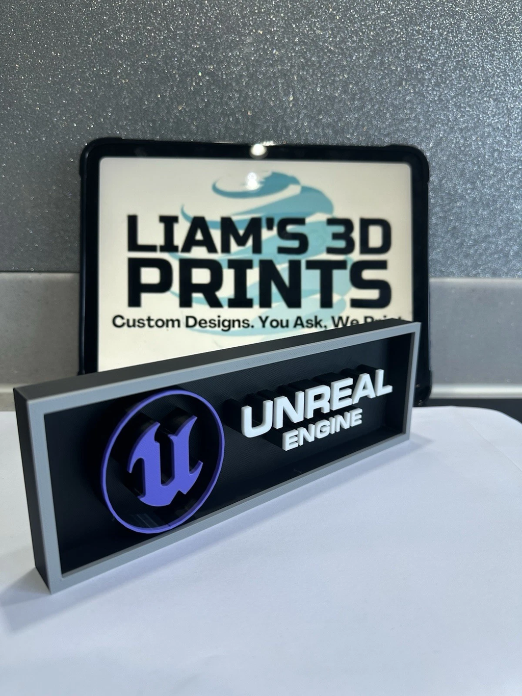 Decorative Unreal Engine logo Sign Display Cinema small 17.5cm Large 22cm