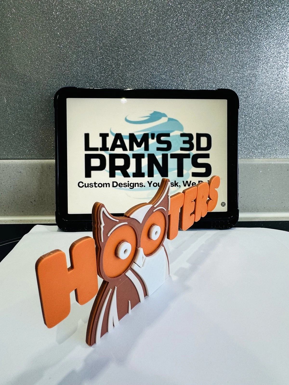 Decorative Hooters Restaurant Logo Sign Display Wall Plaque Room