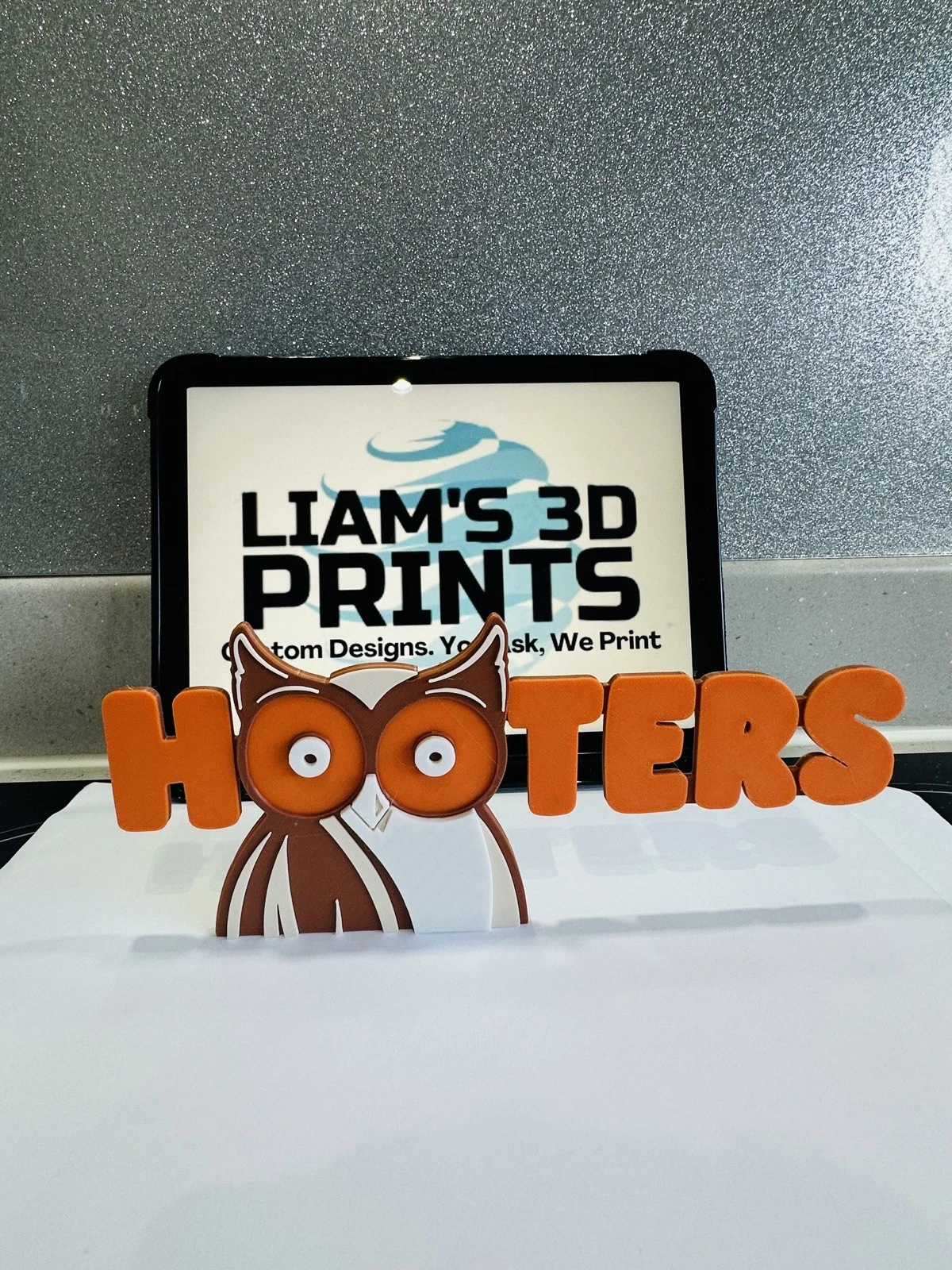 Decorative Hooters Restaurant Logo Sign Display Wall Plaque Room
