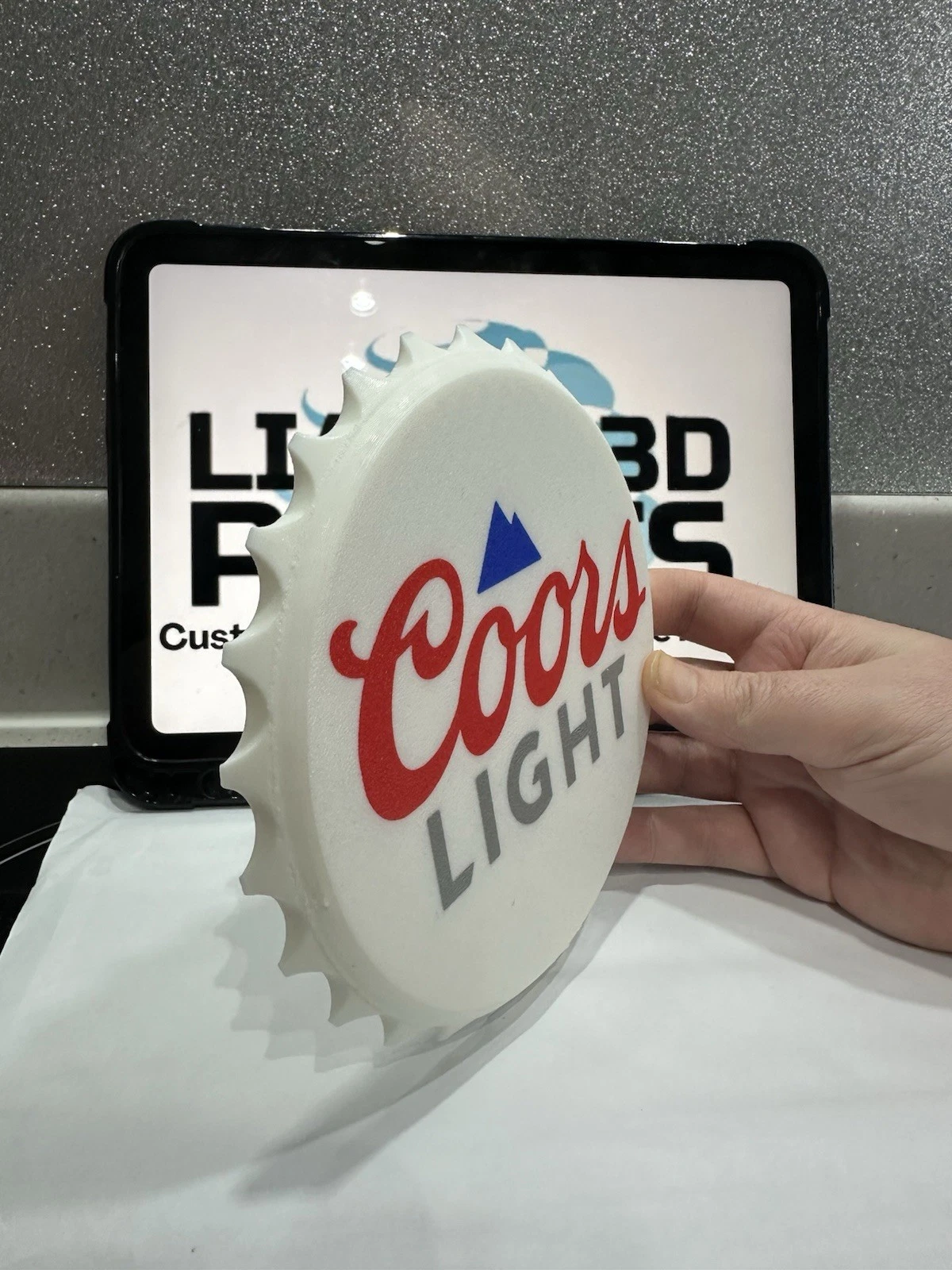 Decorative Coors Light Sign Display logo Beer 16cm Bottle Cap Mancave Bar